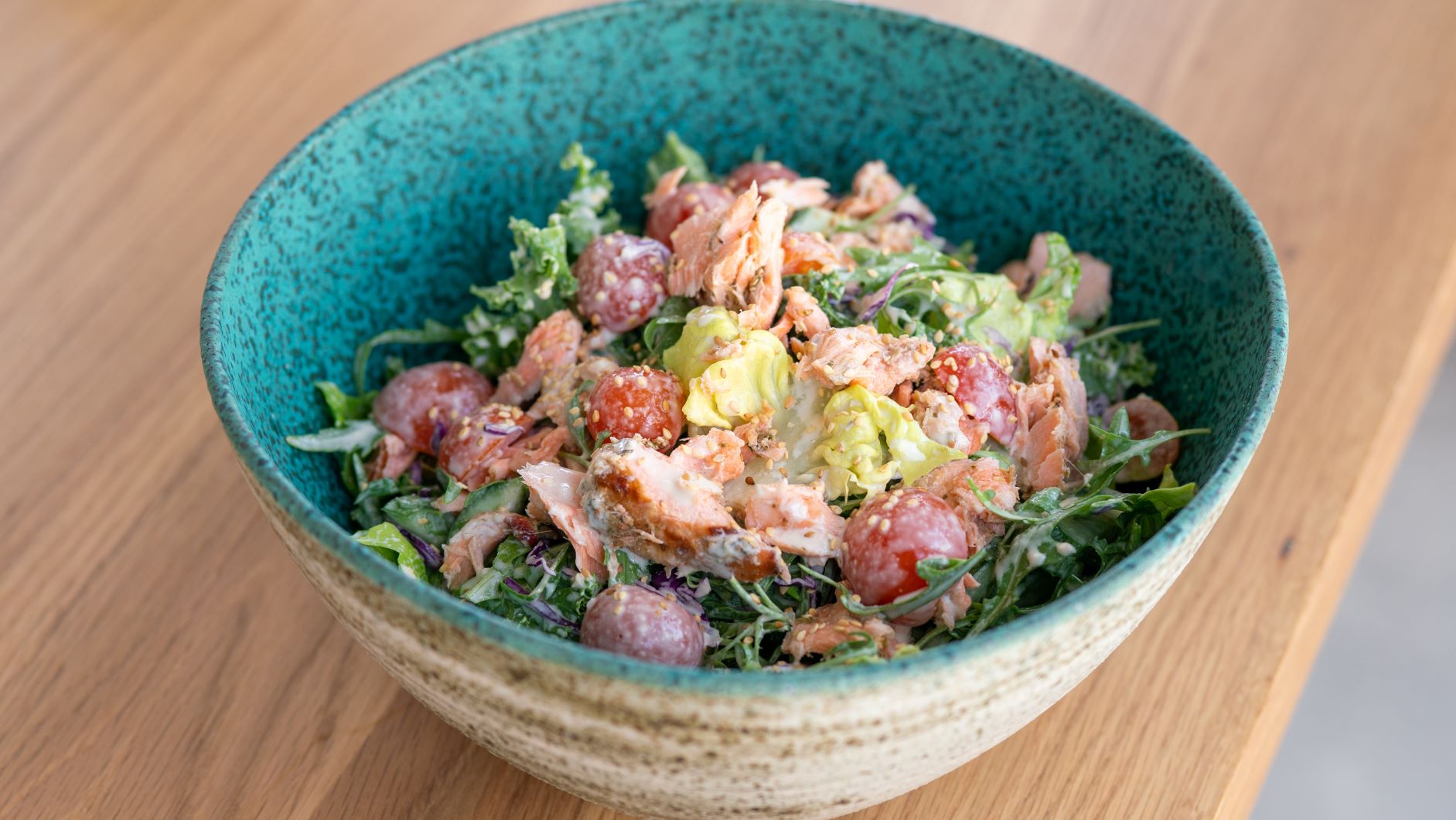 Salmontahini Salad